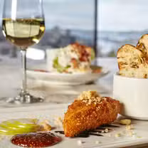 A photo of Kincaid's - St. Paul restaurant