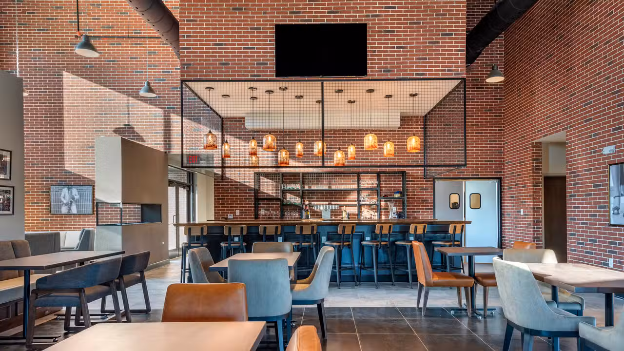 Innen - 8 West Grille, Cleveland, MS