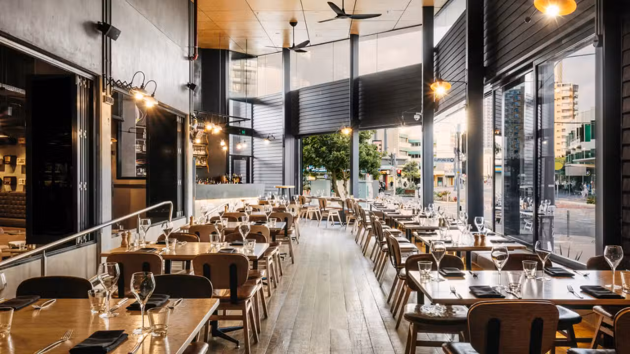 Interior - Clifford's Grill & Lounge- voco Hotel Gold Coast, Gold Coast, AU-QLD
