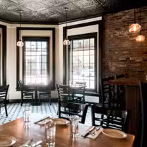 A photo of Isa Bistro - Portland restaurant