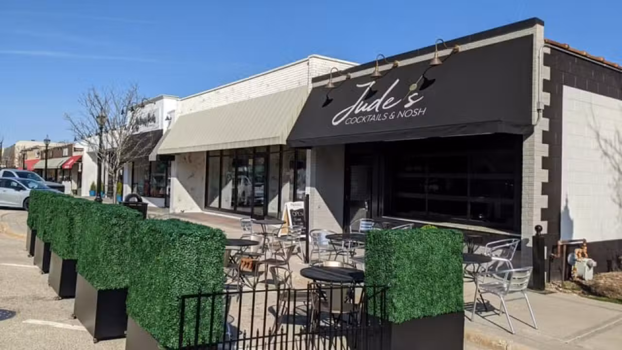 Judes Cocktails and Nosh, Crystal Lake, IL