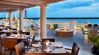 Una foto del restaurante Marker 92 Waterfront Bar & Bistro