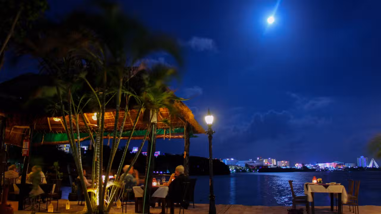 Ambiance  - Palapa Belga, Cancún, ROO