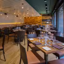 A photo of Harvest Wine Bar and Restaurant - New Haven restaurant