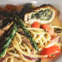 Una foto del restaurante Lorenzo's Trattoria