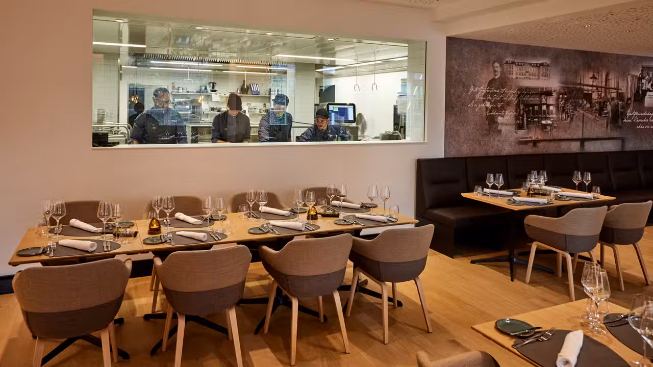 Binnenkant - Restaurant Löwe im Kasino Leverkusen /// Bayer Gastronomie, Leverkusen, NW