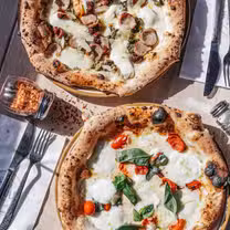 A photo of Song E Napule - Rutherford restaurant