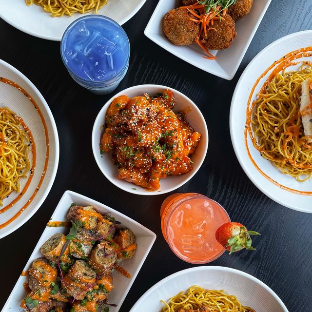 Bleu Kitchen Garlic Noodle Bar - Updated 2026, Asian Restaurant in Las ...