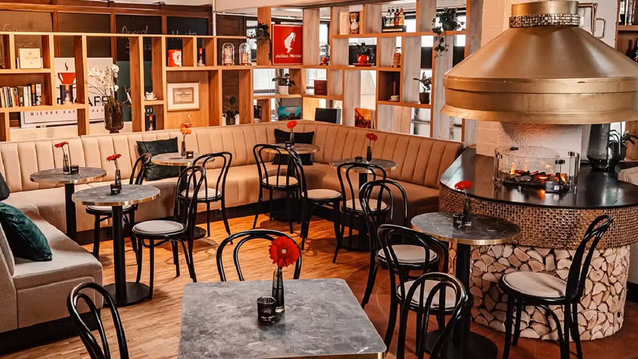 Interior - Stadtcafe - Wiener Cafe, Garching bei München, BY