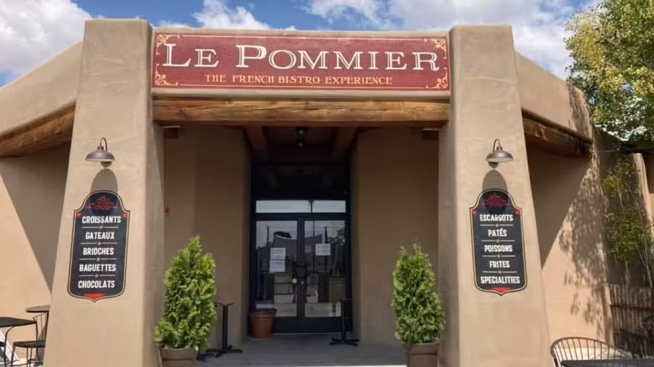 外観 - Le Pommier Bistro NM Santa Fe
