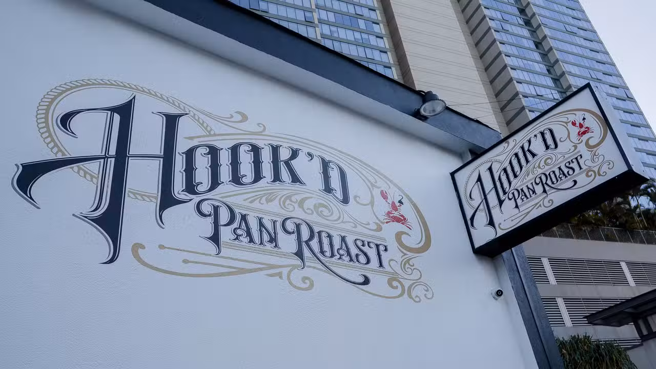 Exterior - Hook’d Pan Roast, Honolulu, HI