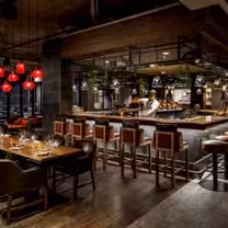 Una foto del restaurante The Velvet Restaurant at The Josie Hotel