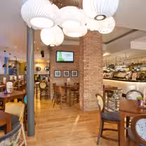 A photo of Slug & Lettuce - Southampton restaurant