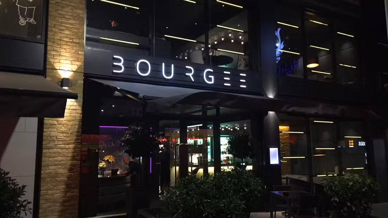 Steak lobster Luxe lounge  - Bourgee Lakeside, Lakeside, West Thurrock