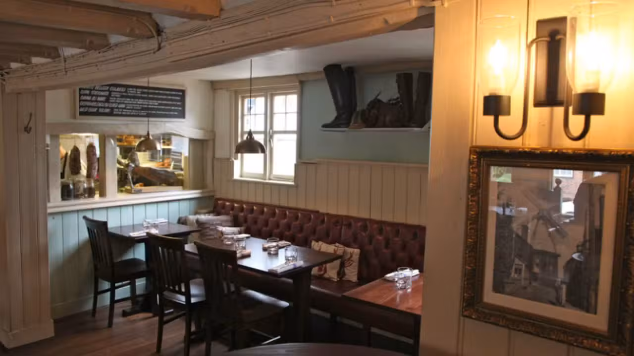 Interior - The Windmill, Maidstone, Kent