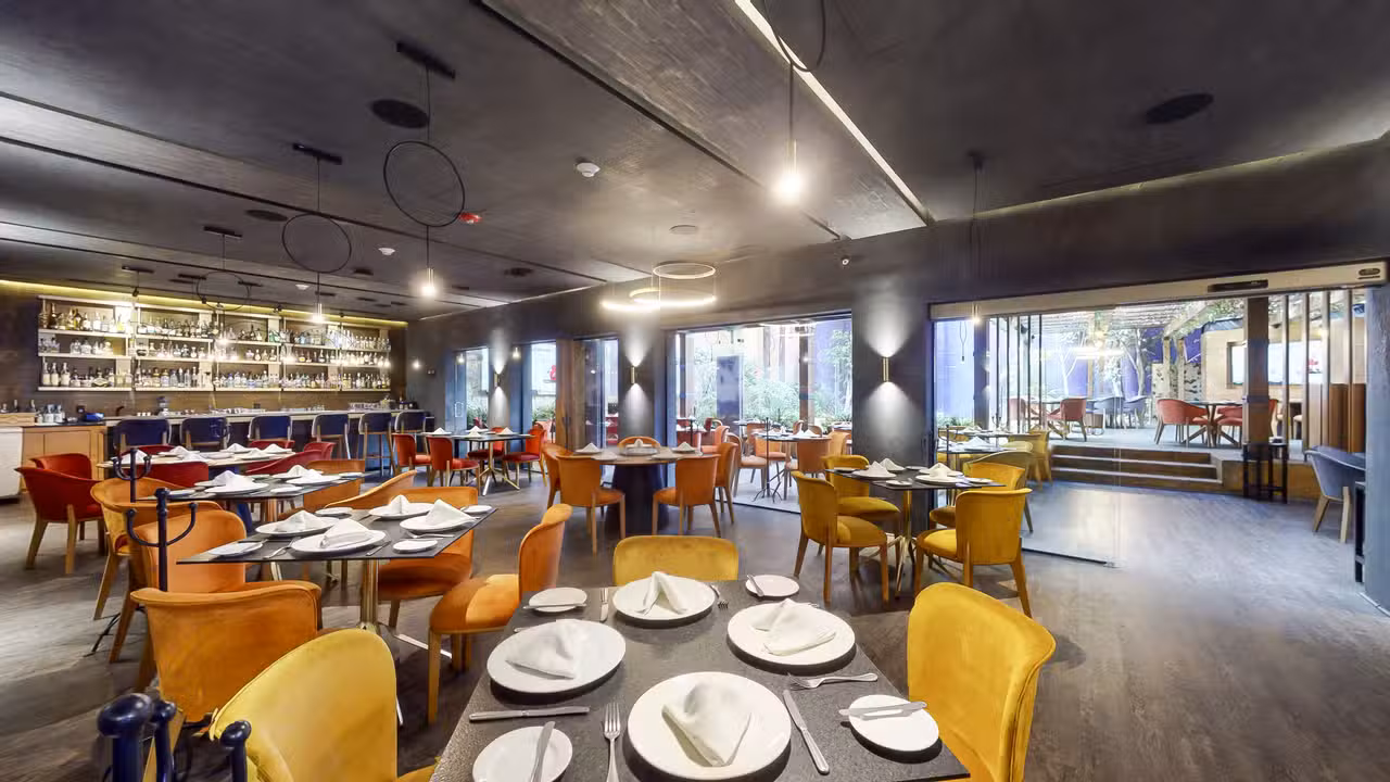 Salón / Bar / Terraza Price Less With Estoril - Priceless With Estoril - Santa Fe, Mexico City, CDMX