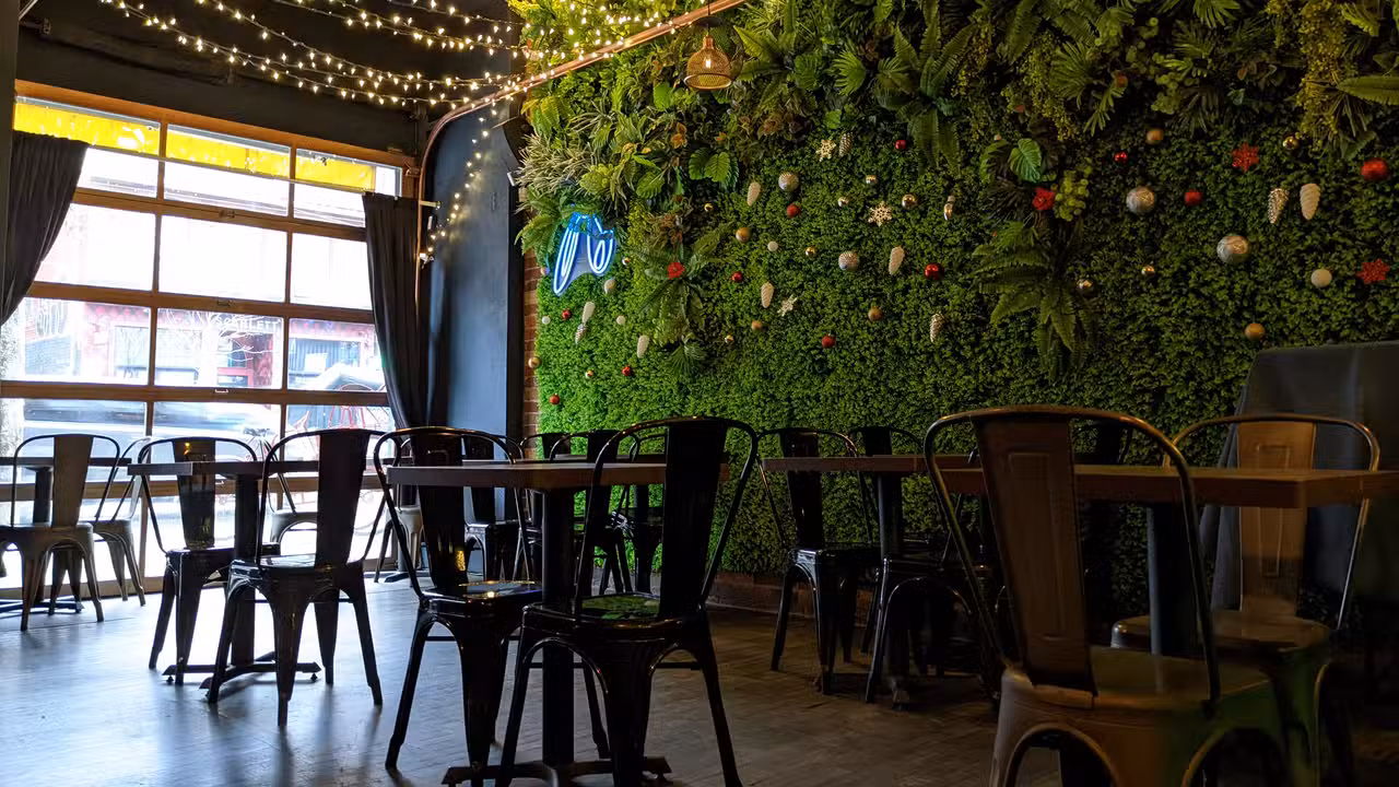 Interior - Misty Restaurant & Bar, Toronto, ON