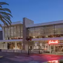 A photo of Splitsville Dining Room restaurant
