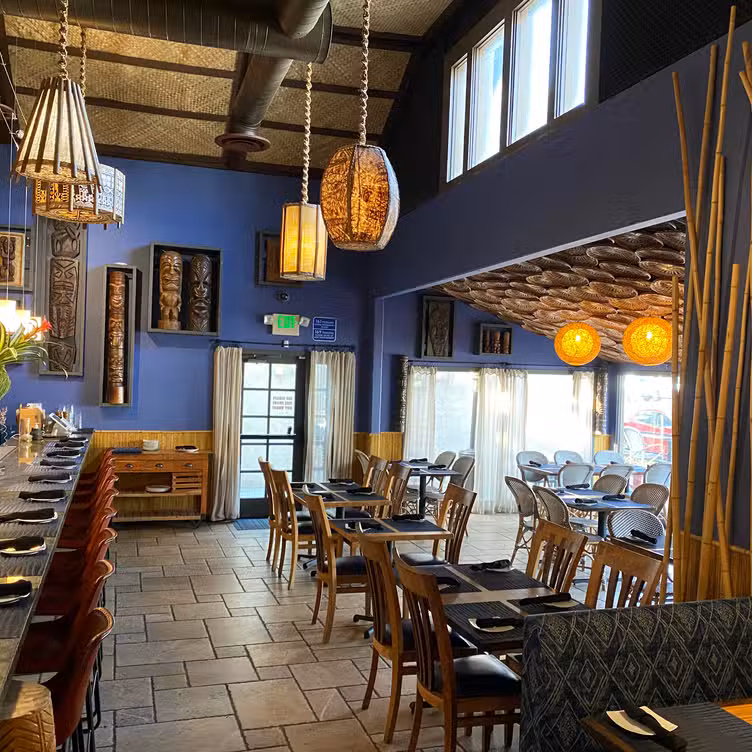 Binnenkant - Royal Hawaiian Fire Grill, Laguna Beach, CA