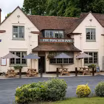 Una foto del restaurante The Poacher South Warnborough