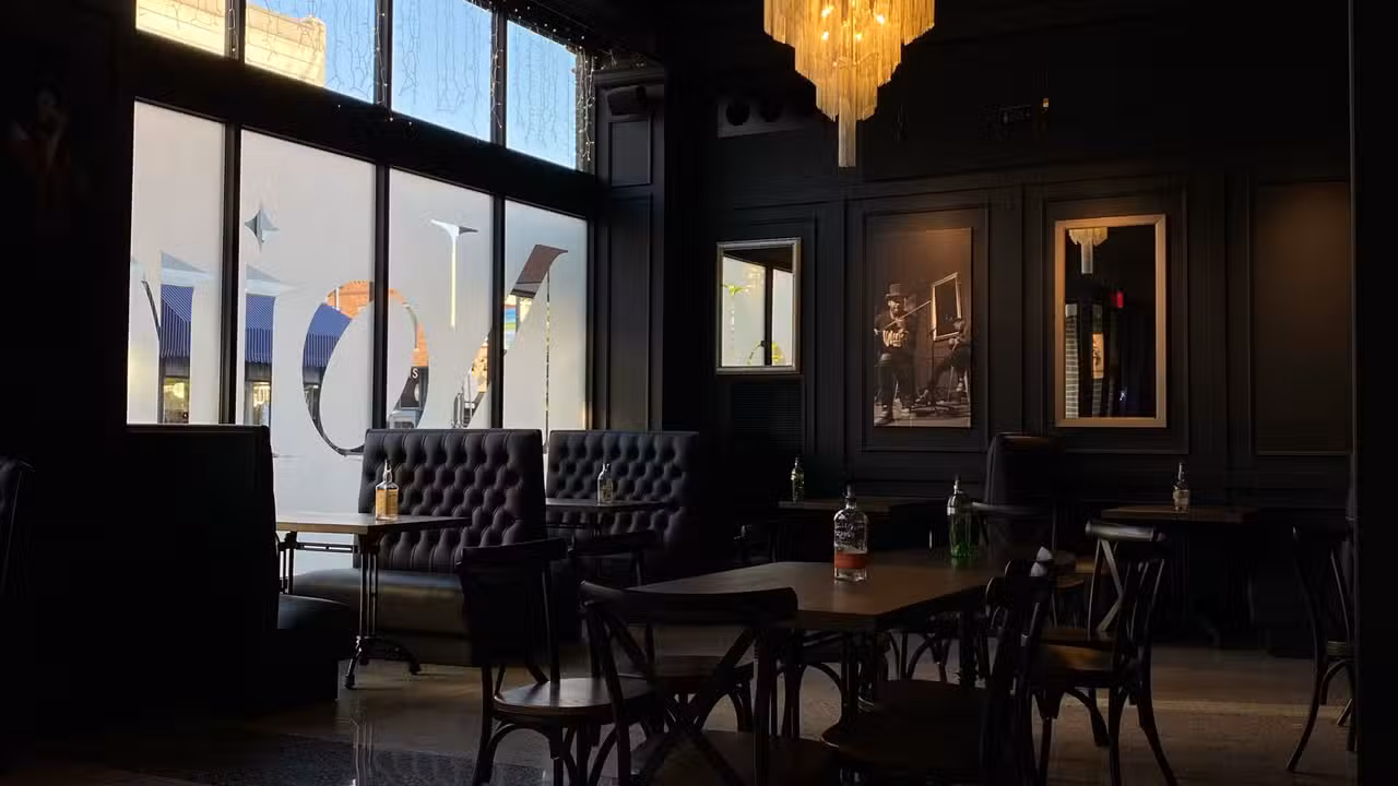 Noir, Ames, IA