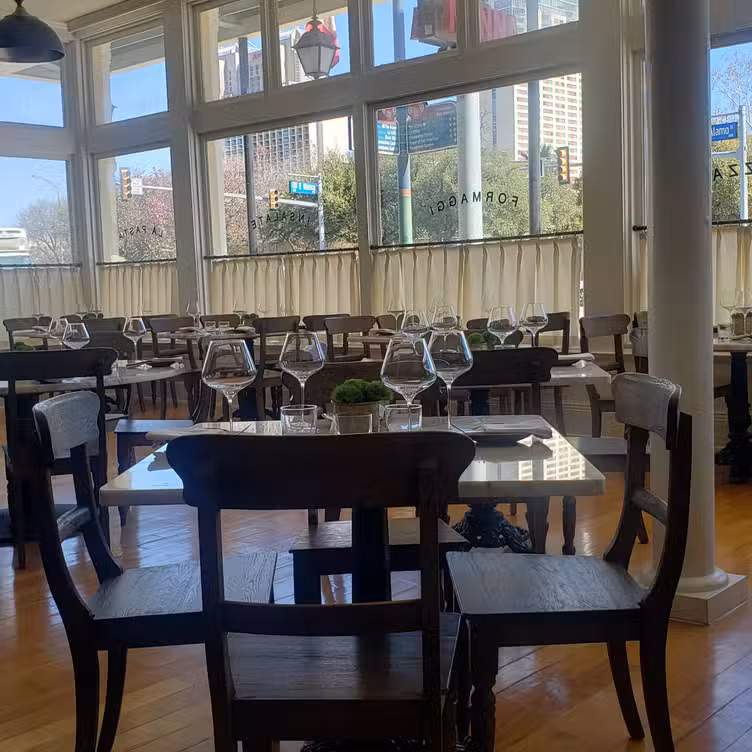 Binnenkant - Nonna Osteria Downtown, San Antonio, TX