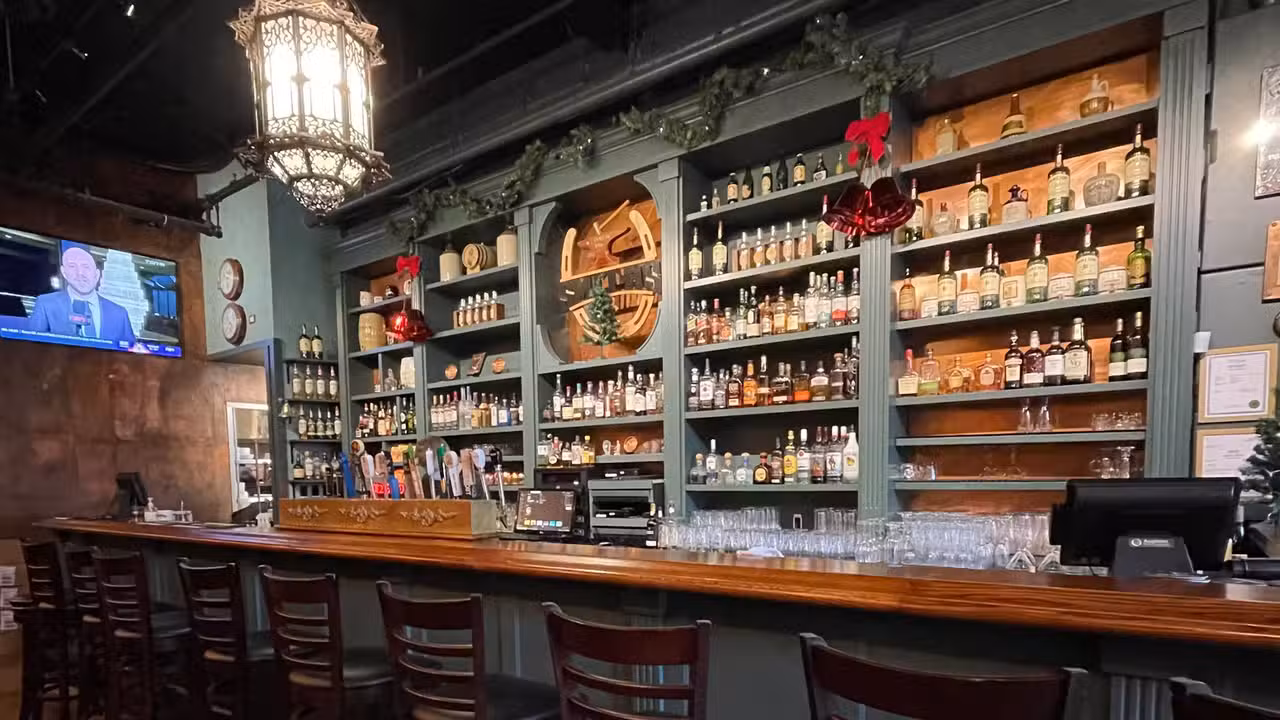 Smith's Bar & Restaurant, Vancouver, BC