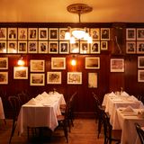 Cover image for Historic John's Grill