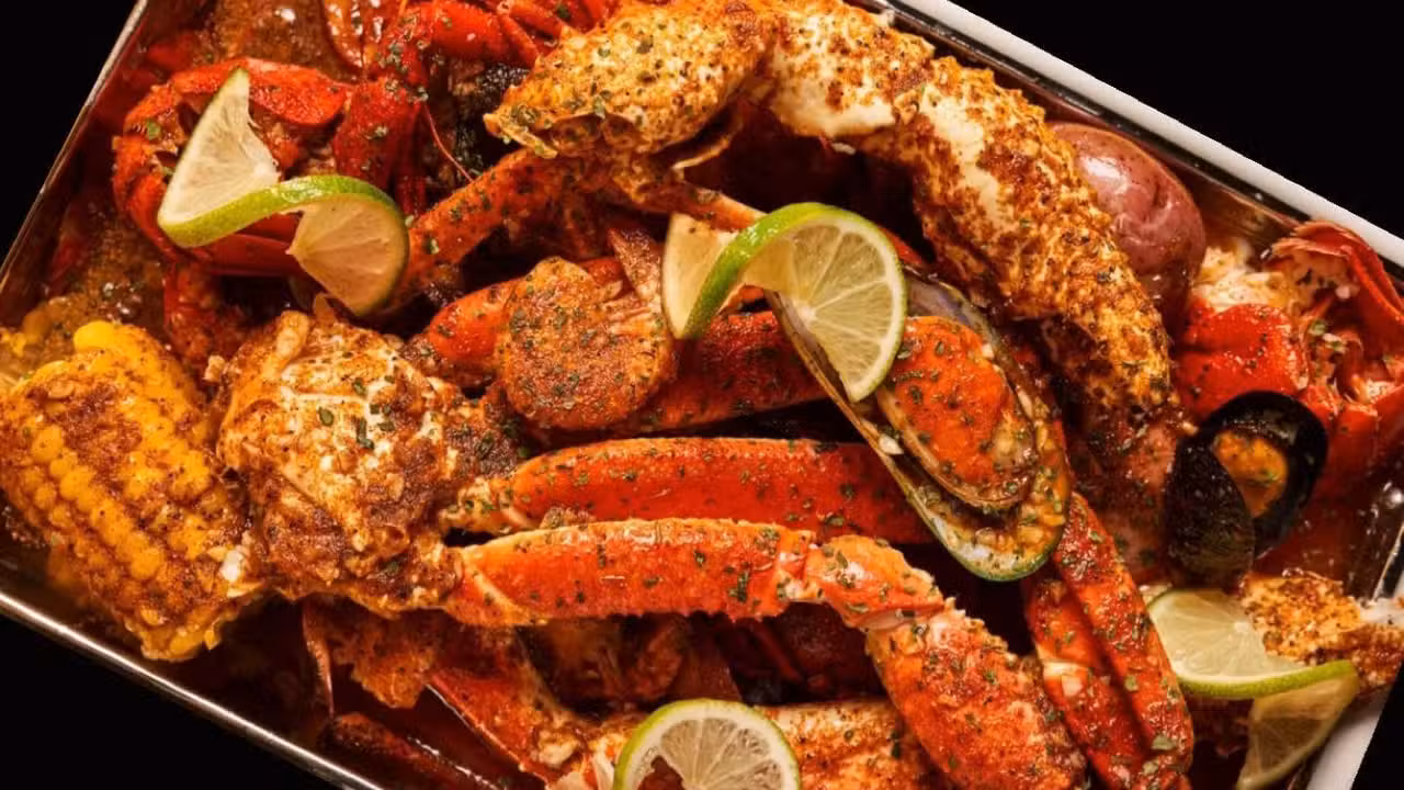 The Juicy Seafood Kitchen & Bar - Panama City Beach, Panama City Beach, FL