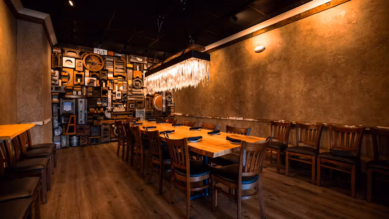 Interior - Burntwood Tavern - Bell Tower Shops, Fort Myers, FL