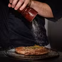 A photo of MEAT - Hotel Stadt Mühlhausen restaurant