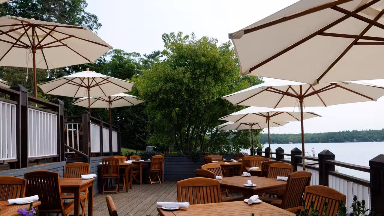 Exterior - Water's Edge Wine Bar and Grill, Port Carling, ON