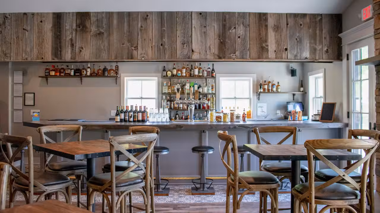 Tavern &amp; Bar - Pearl's Place & Pantry, Manchester, VT