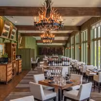 Una foto del restaurante The Restaurant at The Greystone