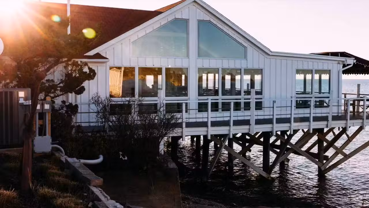 Deck - The Halyard Restaurant at Sound View, Greenport, NY