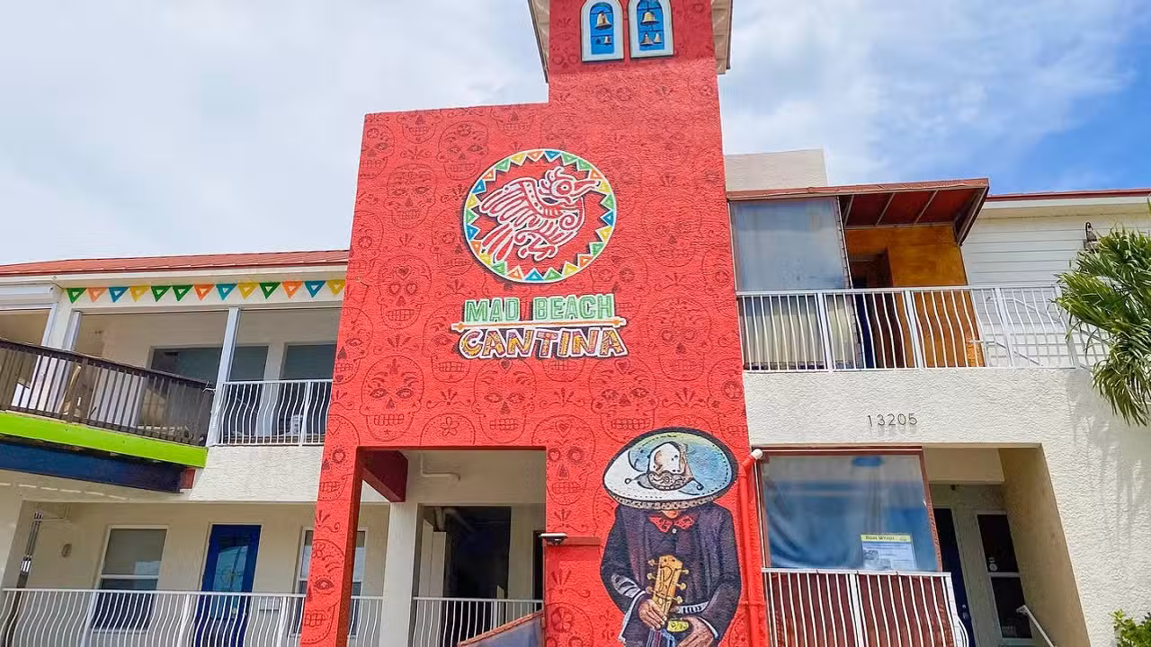 Exterior - Mad Beach Cantina, Madeira Beach, FL