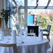 Una foto del restaurante Almádi Yacht Club Kikötő Étterem