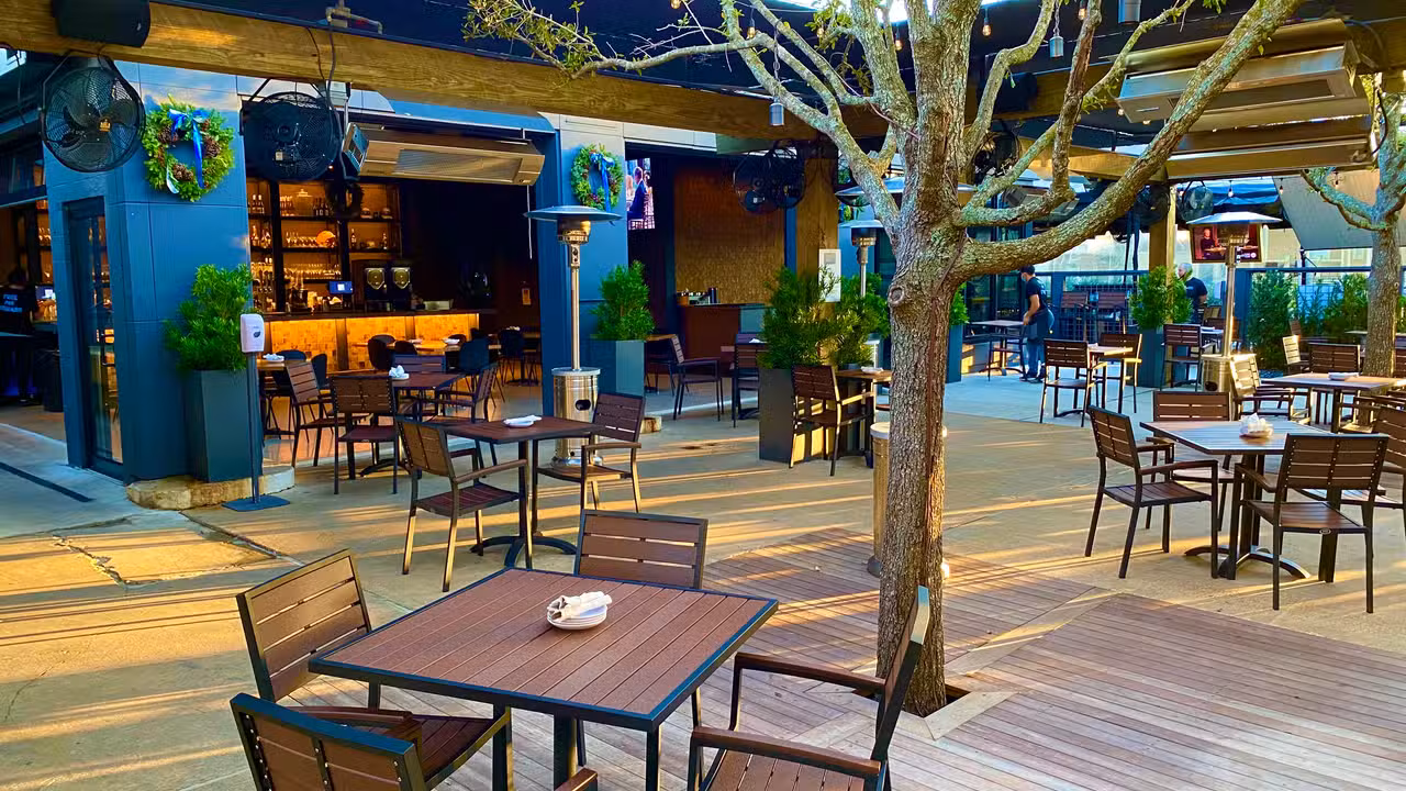 Exterior - Monday Restaurant + Bar, New Orleans, LA