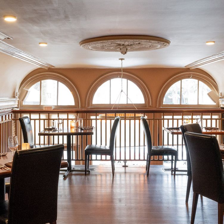 Photo 1 of 4: Oak Steakhouse - Charleston