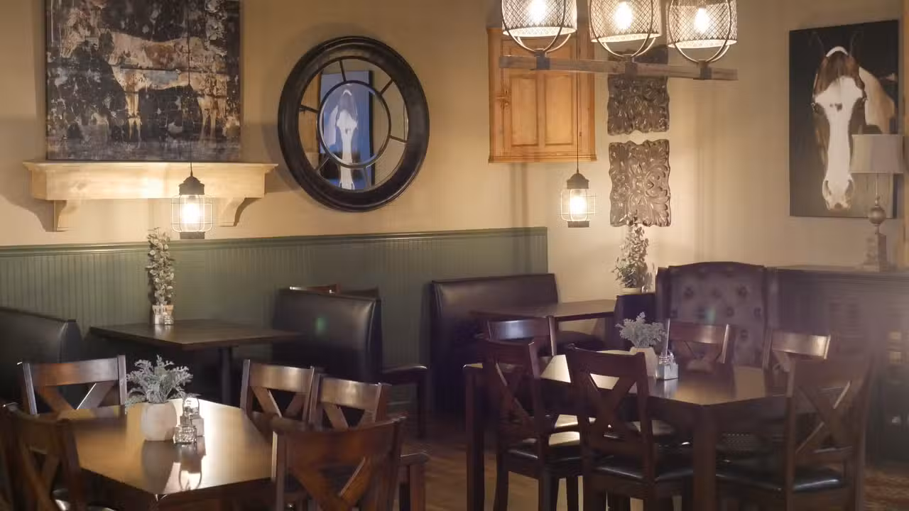 Comfortable Dining - The Feed Sack, Aiken, SC