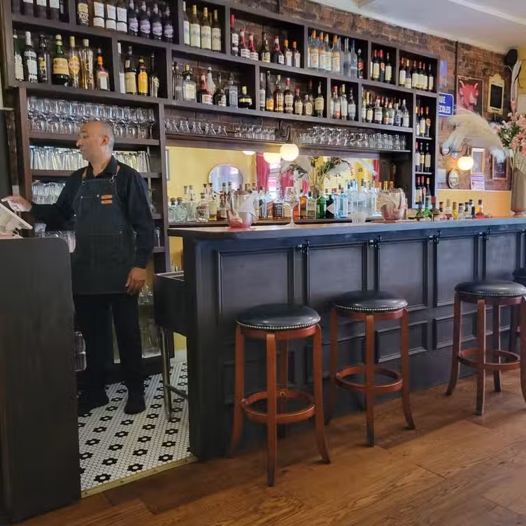 Binnenkant - Jean Claude 2, New York, NY
