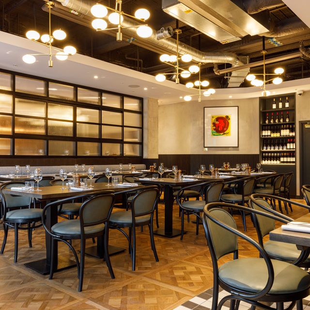 Revolve Brasserie - Updated 2026, French Restaurant in London, Greater ...