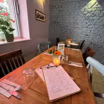 A photo of a comer! restaurant