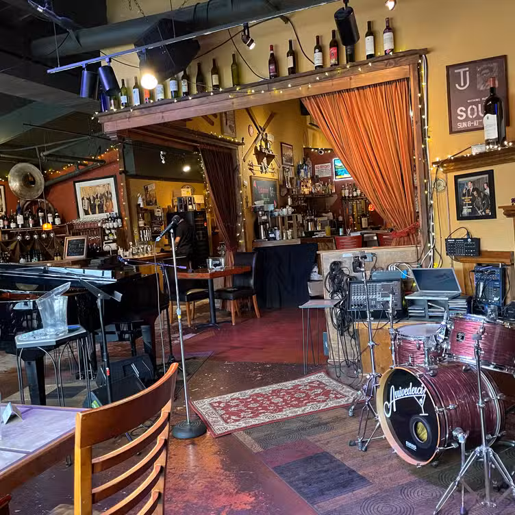 Interior - Arrivederci Wine & Jazz, Milwaukie, OR