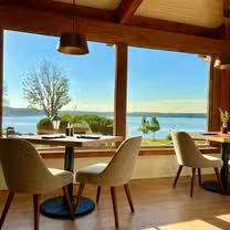 A photo of 1878 On The Lake restaurant