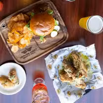 A photo of Heroes West - Joliet restaurant