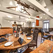 A photo of Zees Wine Bar & Grill restaurant
