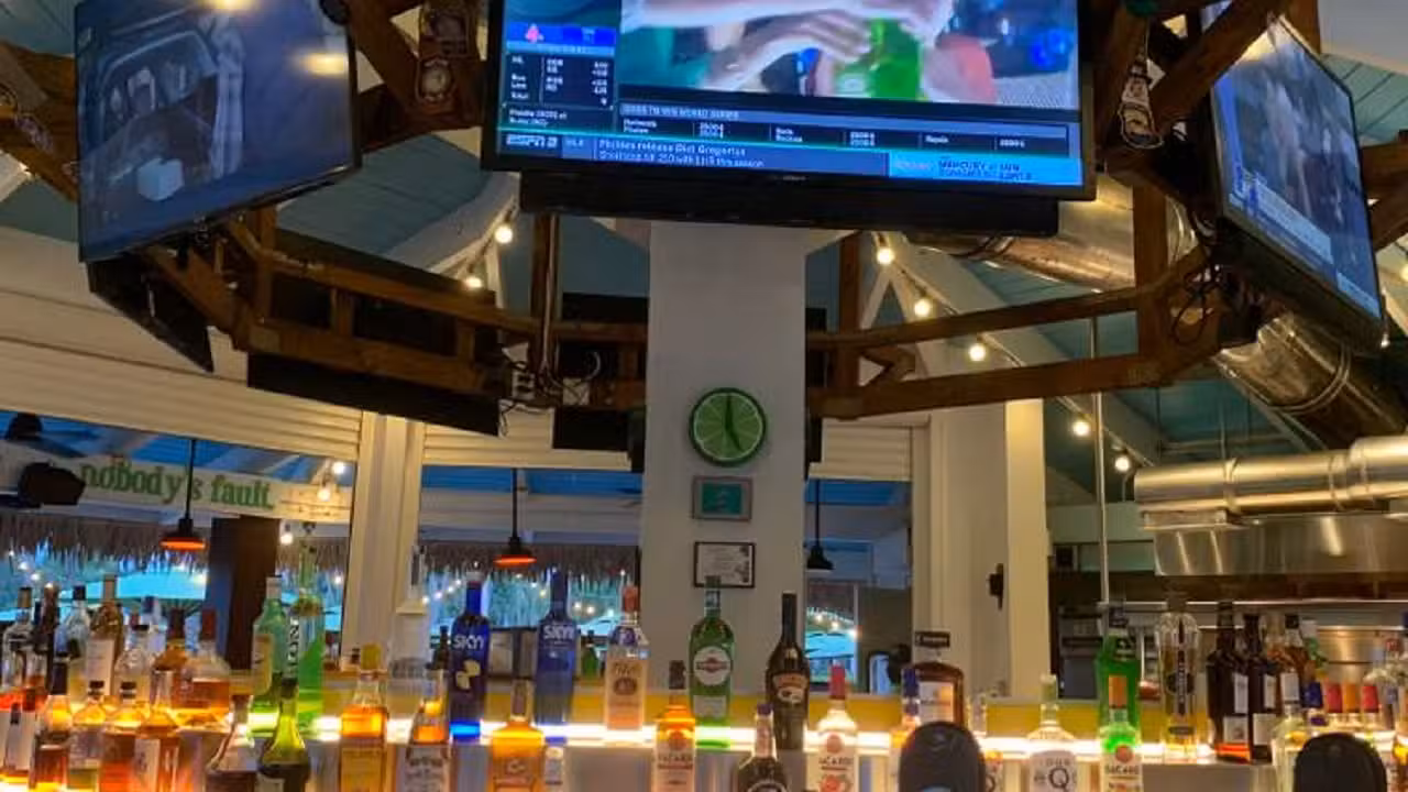 Binnenkant - 5 O’clock Somewhere – Rio Mar Resort, Río Grande, PR