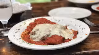 Una foto del restaurante Michaelangelo’s Restaurant of Arthur Ave