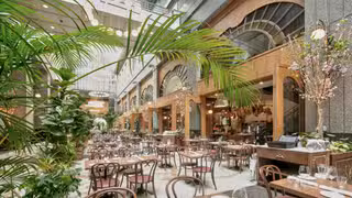 Una foto del restaurante La Grande Boucherie NYC